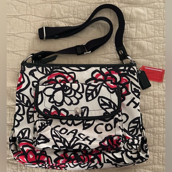 Coach Signature Daisy Floral Graffiti Bag Crossbody Purse F16864 - Picture 1 of 4